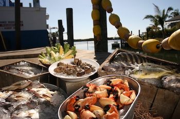 5 Things to Know about Stone Crab Season in the Bradenton Area