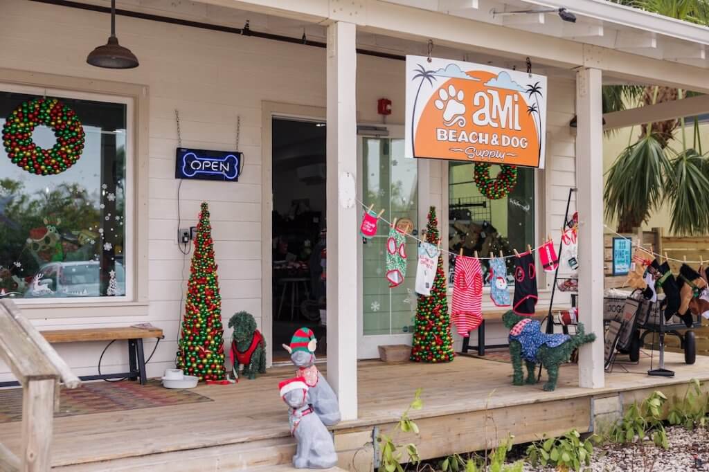 Explore Pine Avenue on Anna Maria Island